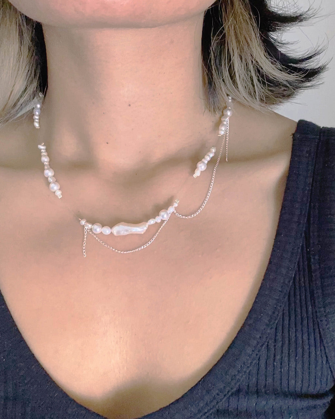 Flashing Lights Necklace - white/silver
